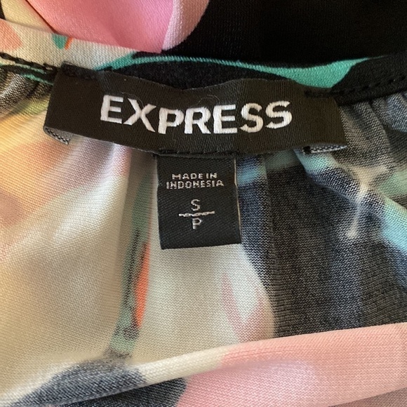 Express spaghetti strap floral crossover blouse - Picture 8 of 8